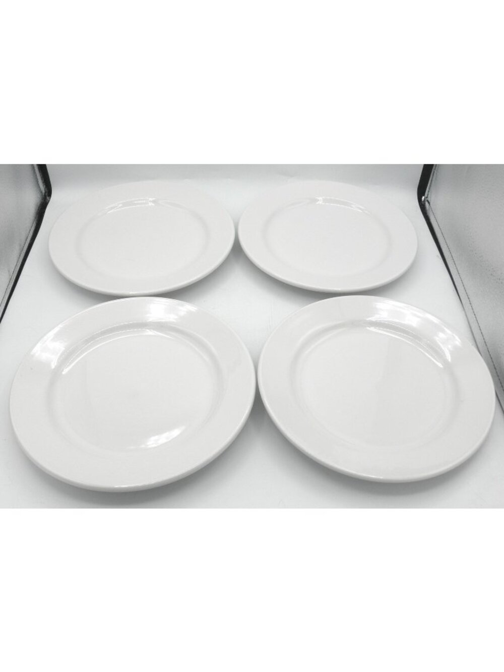 Seville by Homer Laughlin 9-1/8 Inch Luncheon Plate Set of 4 Pattern: HLCSEV